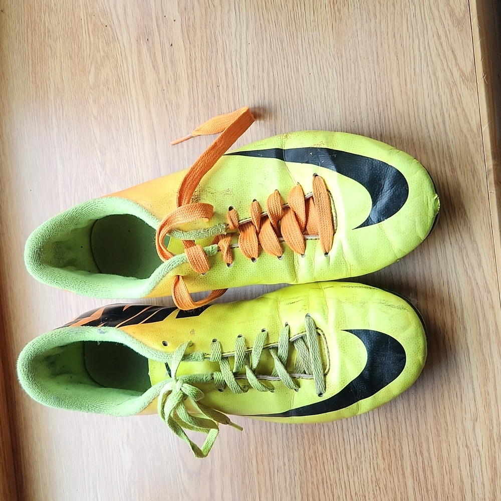 Nike Mercurial men's sz 7.5 soccer cleats